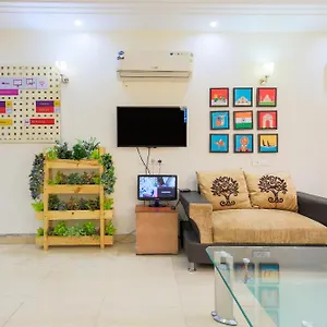 https://oyo-22867-crystal-residency.top-gurgaonhotels.com