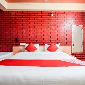 Palak Palace Hotel